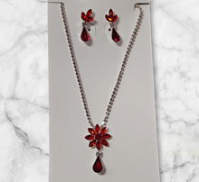 Load image into Gallery viewer, RED FLOWER NECKLES
