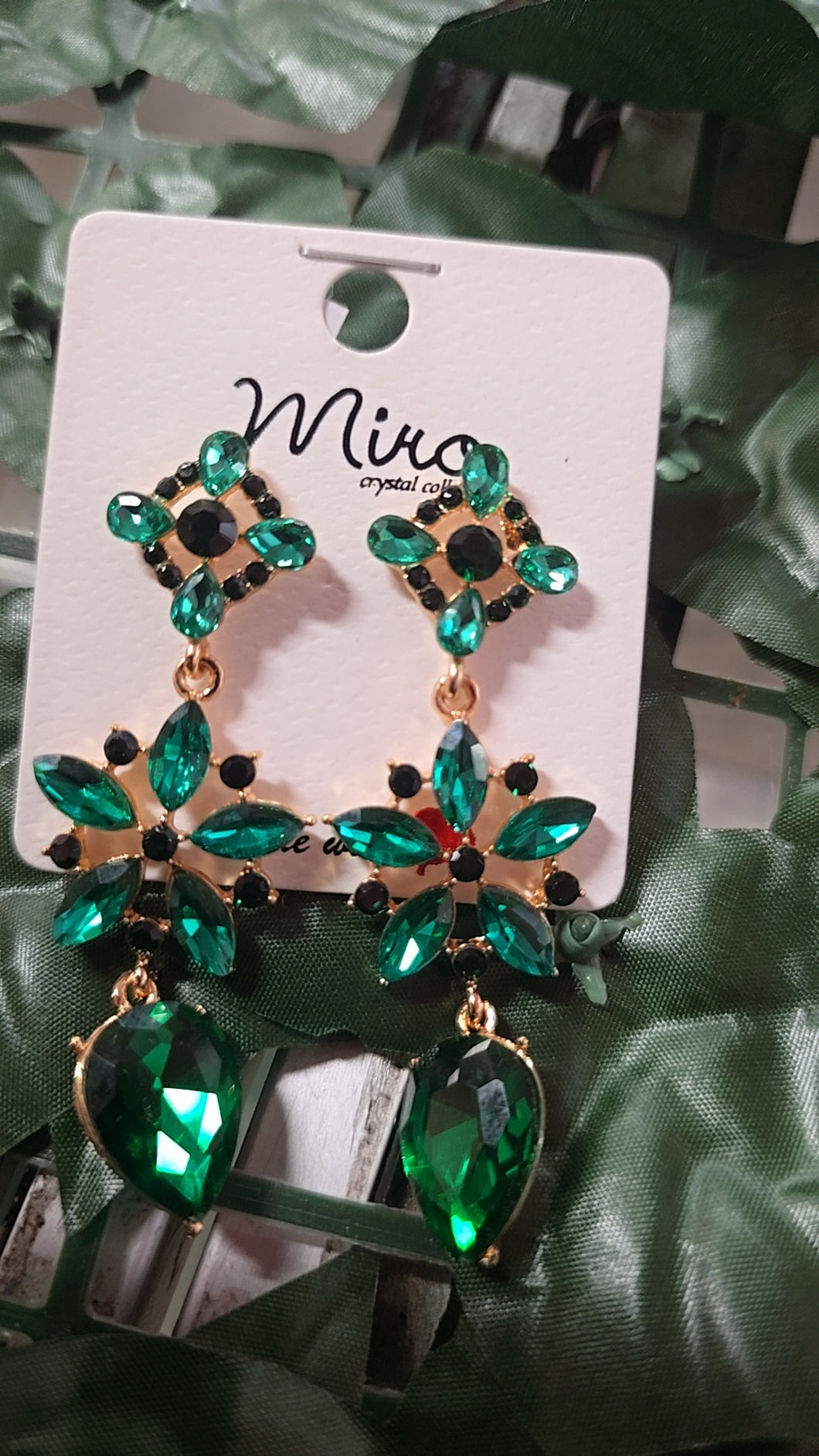 Emerald Drop Earings